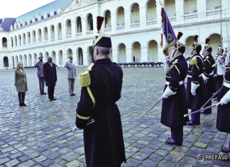Le président Kaboré reçoit les honneurs à l’Hôtel des Invalides