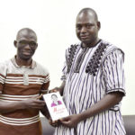 Editions Sidwaya : Le chroniqueur Clément Zongo présente ses prix
