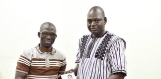 Editions Sidwaya : Le chroniqueur Clément Zongo présente ses prix