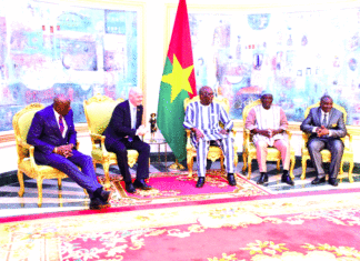 Audience présidentielle : Le président de la FIFA chez Roch Marc Christian Kaboré