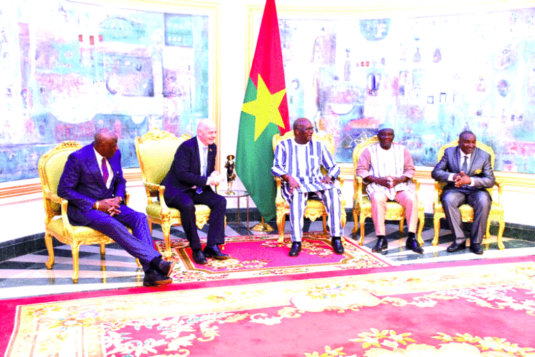 Audience présidentielle : Le président de la FIFA chez Roch Marc Christian Kaboré