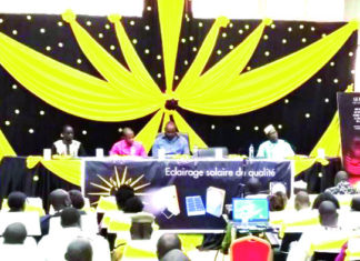 Energies renouvelables : une nouvelle lampe solaire fabriquée au Burkina Faso