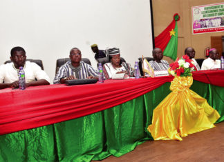 Forum sur la médiation institutionnelle: Les participants pour l’introduction des valeurs traditionnelles dans les curricula