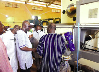 Le ministre de l’Agriculture à Bobo-Dioulasso : Salif Ouédraogo visite NAFASO et le CAP de Matourkou