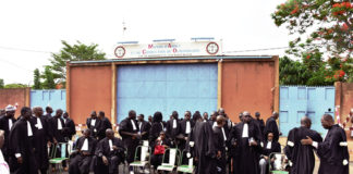 Sit-in des avocats : pour la défense de l’Etat de droit