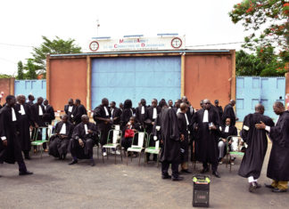 Sit-in des avocats : pour la défense de l’Etat de droit