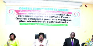 Prise en charge des personnes âgées : le CES recommande la gratuité des soins