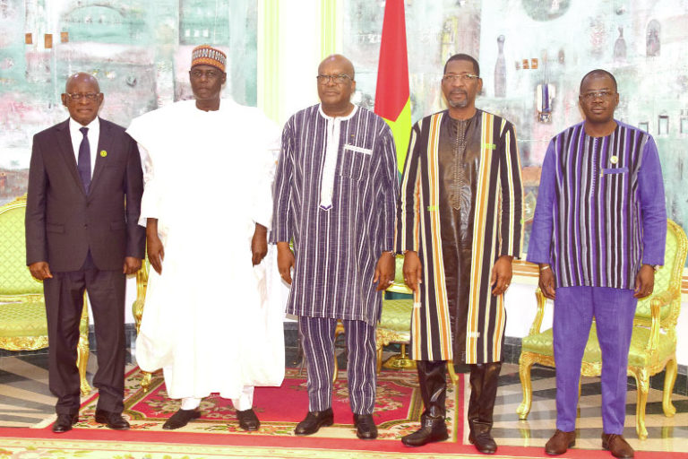 G5 Sahel: les parlementaires au palais de Kosyam