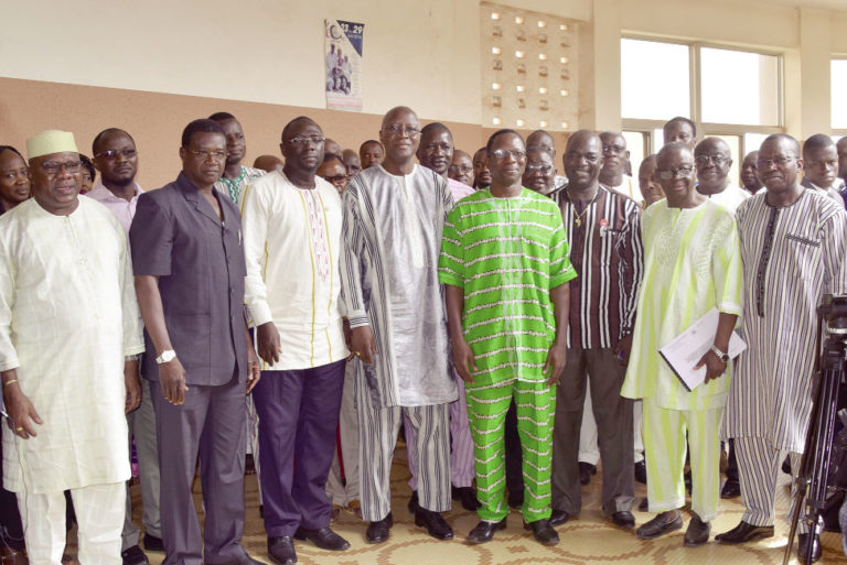 Dialogue gouvernement syndicats