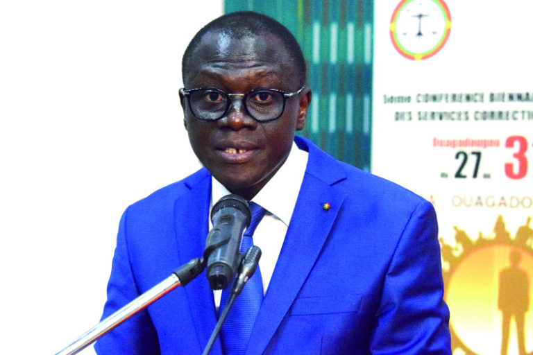 Systèmes pénitentiaires en Afrique : Réflexions pour une humanisation des prisons