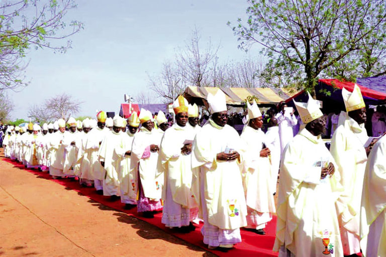 Eglise-Famille de Dieu en Afrique de l’Ouest : Les prêtres prêchent la tolérance