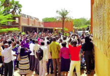 Sit-in à La Poste Burkina Faso: les agents s’en prennent au DG