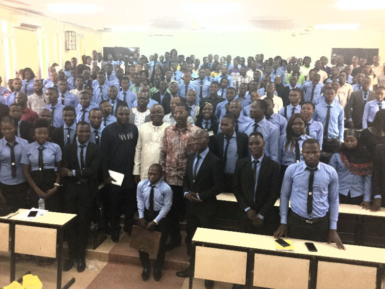 Université Ouaga II 1230 nouveaux juristes reçoivent leur parchemin