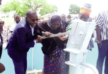 Commune de Yargatenga : Scanning systems offre une pompe hydraulique au village de Hornogo