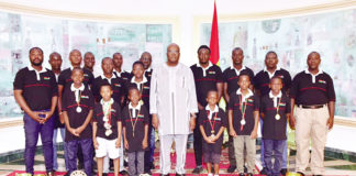 Présidence du Faso : Etalon moto club présente ses trophées à Roch Marc Christian Kaboré