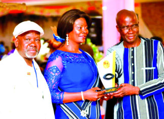 Pagne made in Burkina : le Faso dan fani brille de mille feux à Paris