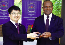 Coopération bilatérale : Dix véhicules pour consolider l’axe Pékin-Ouagadougou