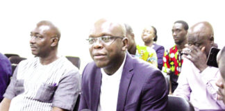 Soutenances à l’ISTIC : le ministre Dandjinou encourage les impétrants