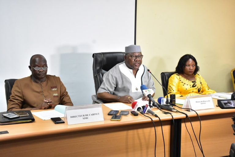 Affaire de charbon fin de Essakane S.A. : Le ministre Oumarou Idani se démarque de toute complicité