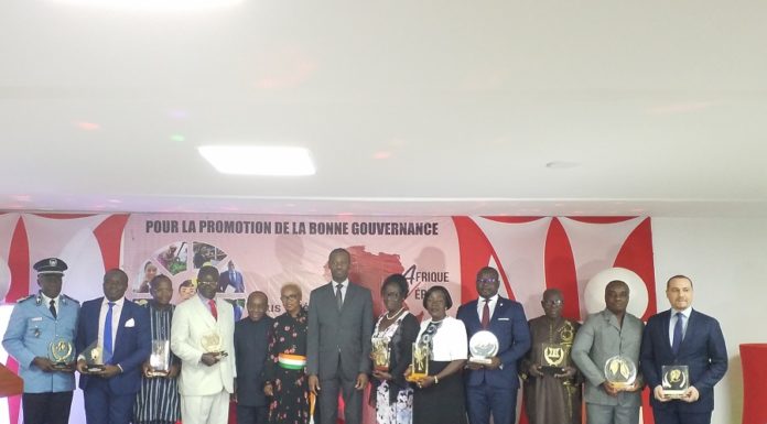 Pr Stanislas OUARO consacré meilleur ministre en charge de l’Alphabétisation par « Afrique vérité »