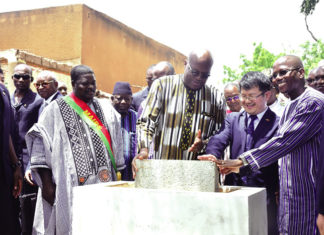 Coopération sino-burkinabè : 100 complexes scolaires dans 5 mois