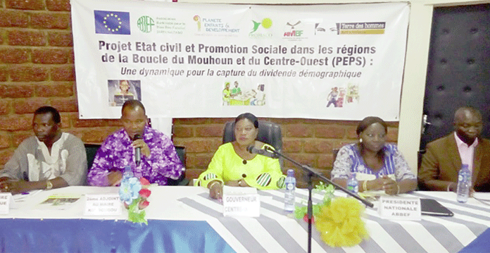 Etat civil et promotion sociale : Le projet PEPS lancé au Centre-Ouest