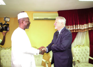 Andrew Young, ambassadeur des USA : «C’est votre démocratie que les malfaiteurs veulent ébranler»