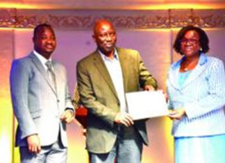 Valorisation du coton africain; les stylistes de l’ »or blanc » magnifiés