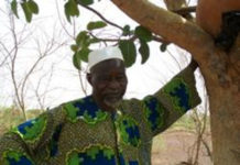 Félicitation au fou pour son prix Nobel alternatif