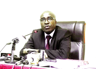 Après le prétoire, la défense de Diendéré joue les prolongations