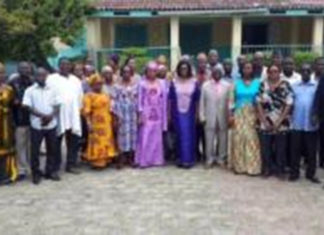 Simon Compaoré et Rita Bogoré face aux personnels de l’Ambassade et du Consulat général à Abidjan