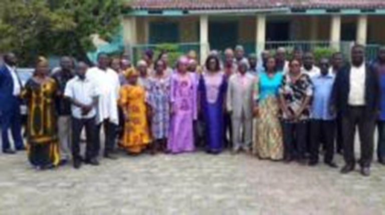 Simon Compaoré et Rita Bogoré face aux personnels de l&rsquo;Ambassade et du Consulat général à Abidjan