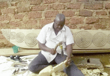 Fabrication de masques dans le Tuy : Yacouba Bondé, le sculpteur qui fait la promotion de la culture bwa