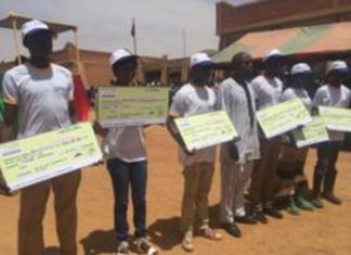 Formation professionnelle : Plus 120 apprenants reçoivent des chèques d’installation