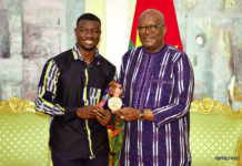 Championnats du monde d’athlétisme : le medaillé Zango félicité par le Chef de l’Etat