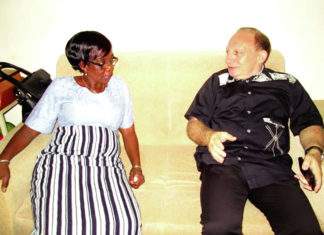 Région des Cascades : l’ambassadeur de France prend contact avec les autorités