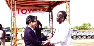 Contribution du Japon à la lutte antiterroriste : 96 véhicules et 244 motos offerts à la police