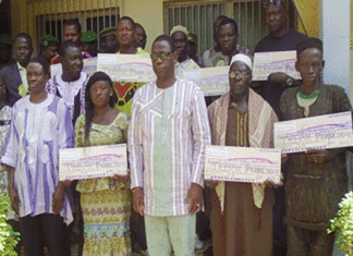 Dégâts causés par les animaux sauvages: Des victimes reçoivent des chèques de compensation