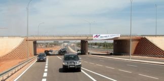 Infrastructures routières et ferroviaires : Bâtir contre vents et marées