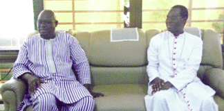 Plans de développement : Plaidoyer pour une prise en charge du VIH/SIDA