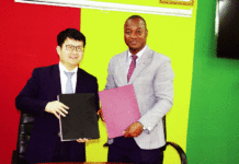 Initiative 5000 métiers à tisser L’ambassade de Chine offre 120 métiers à tisser