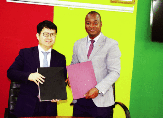 Initiative 5000 métiers à tisser L’ambassade de Chine offre 120 métiers à tisser