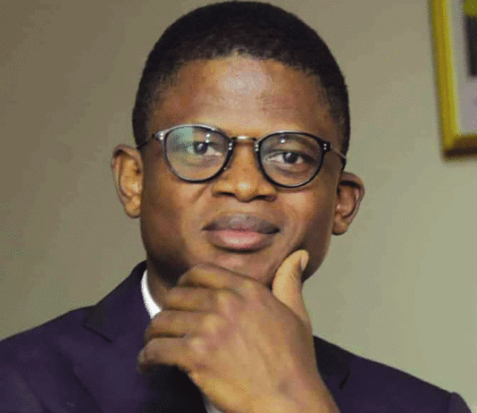 Offrande Lyrique : Peut-on faire confiance aux politiques ?