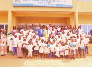 Arbre de noël à la pédiatrique Charles-De-Gaulle: Du sourire pour 150 enfants malades