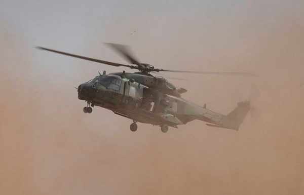 Un hélicoptère de l’armée burkinabé chute sans faire de victimes
