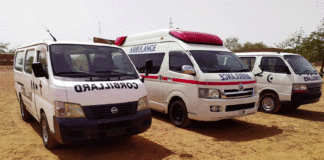 CMA de Yako: le Larlé Naaba offre une ambulance et des matelas