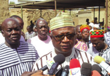 Commune de Ouagadougou : le maire Béouindé reconforte les déplacés internes