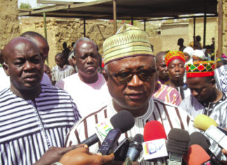 Commune de Ouagadougou : le maire Béouindé reconforte les déplacés internes