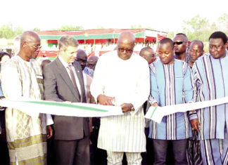 Transformation du coton bio : une usine d’égrenage inaugurée à Koudougou