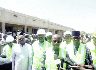 Infrastructures scolaires dans le Sud-Ouest : Stanislas Ouaro sur les chantiers du Ioba